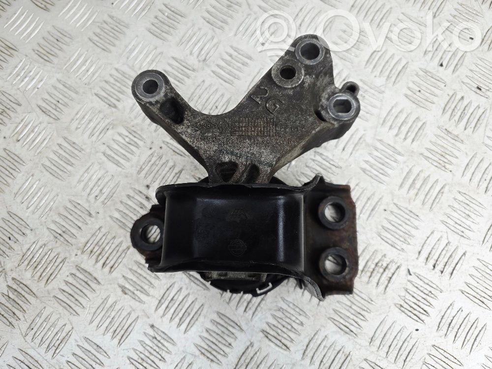 Nissan Qashqai Engine mount bracket 
