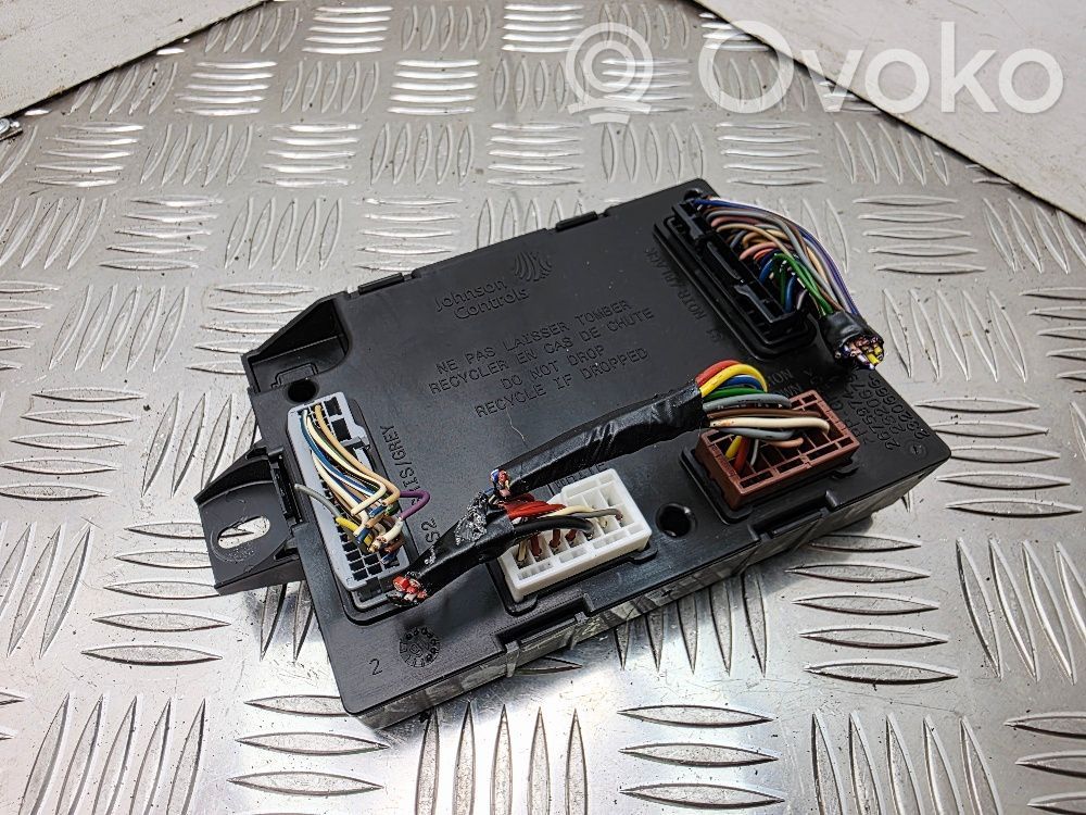 Renault Captur Comfort/convenience module 