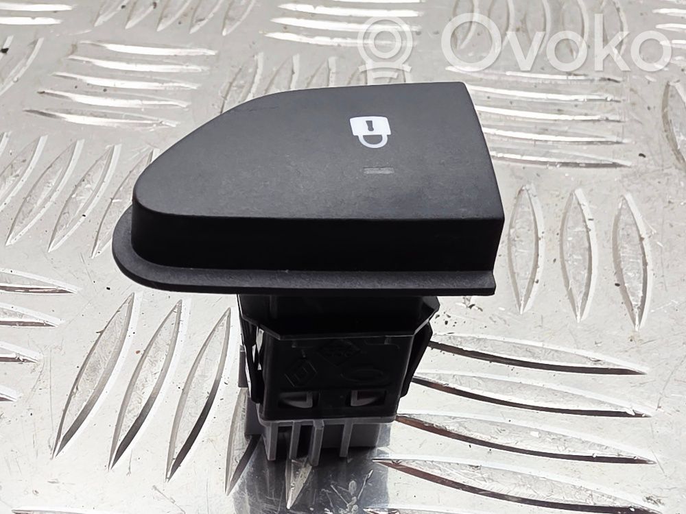Renault Captur Central locking switch button 