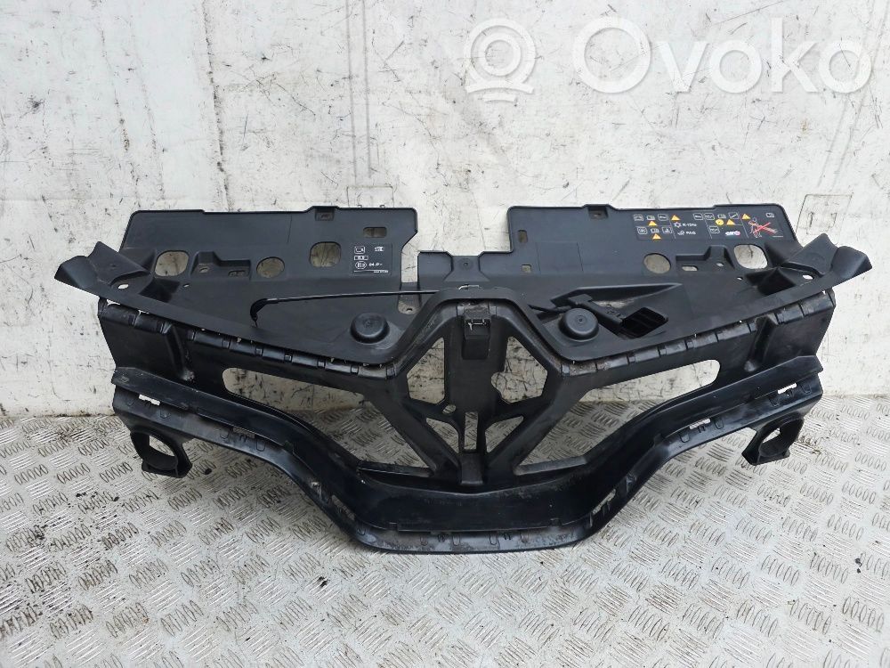 Renault Captur Front bumper upper radiator grill 
