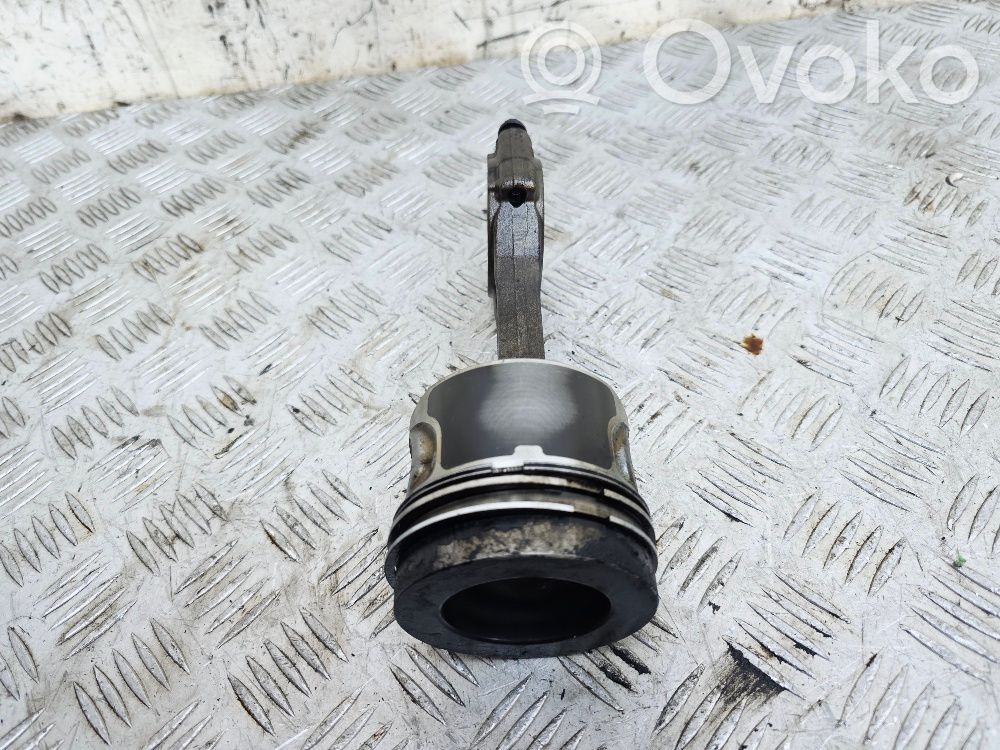 Audi A4 Allroad B8 Piston with connecting rod 
