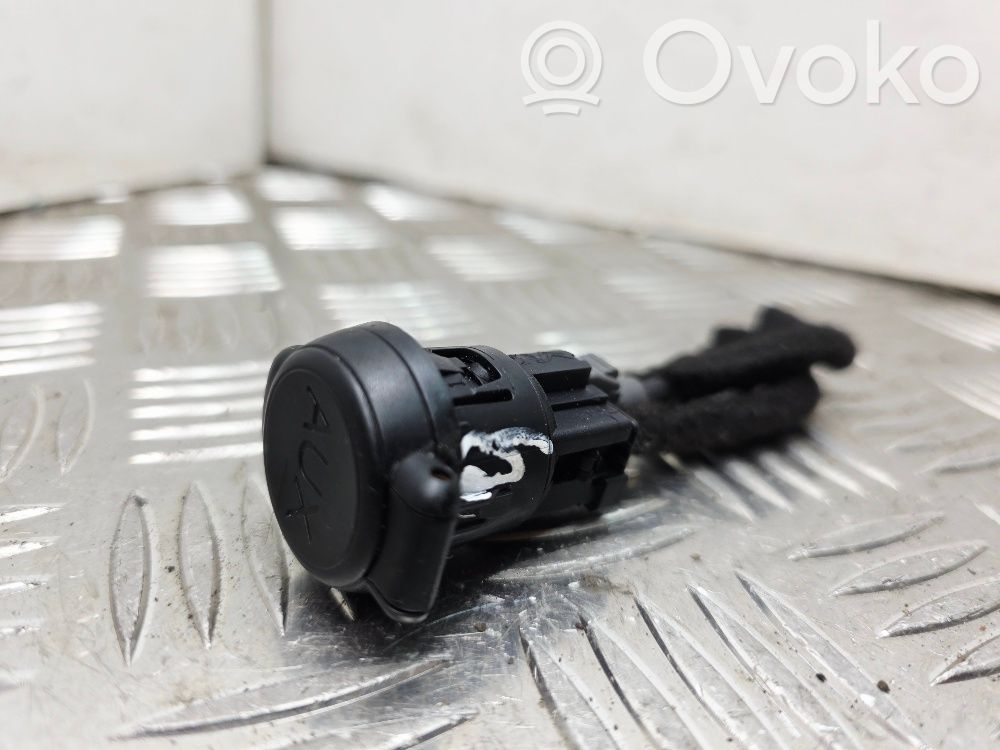 Citroen C3 Enchufe conector entrada auxiliar 