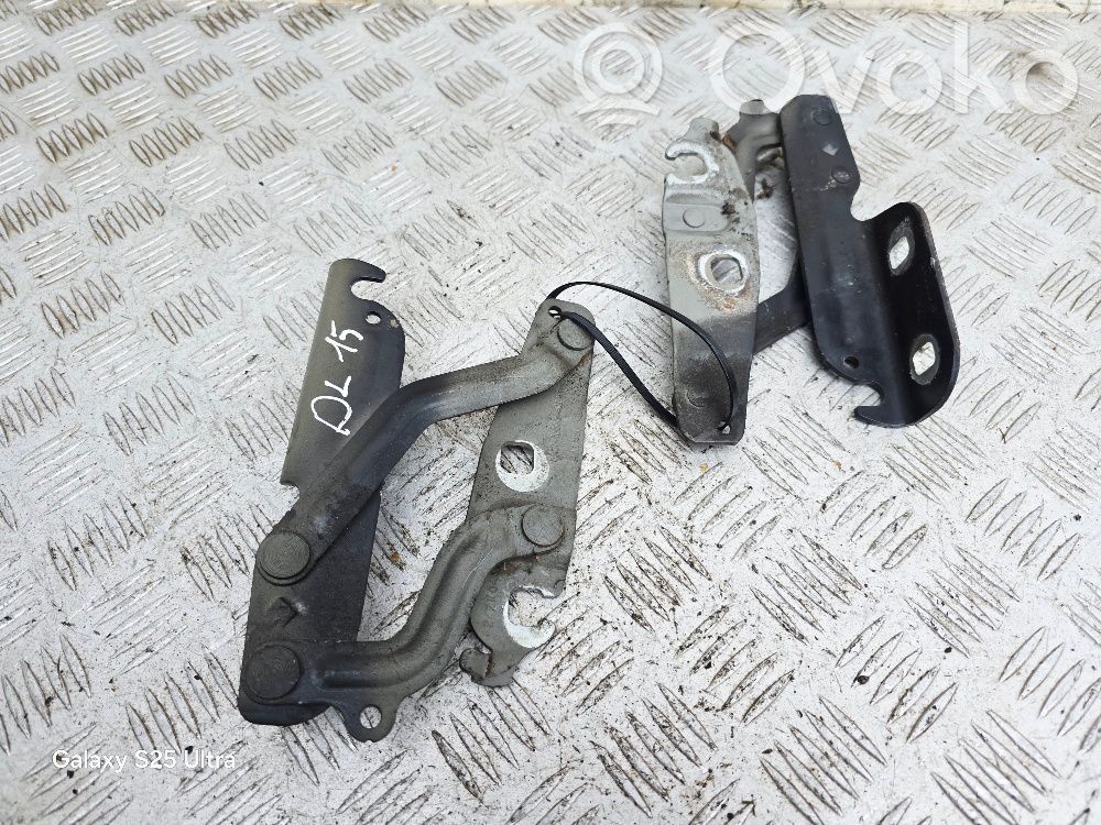 Ford Fiesta Engine bonnet/hood hinges 