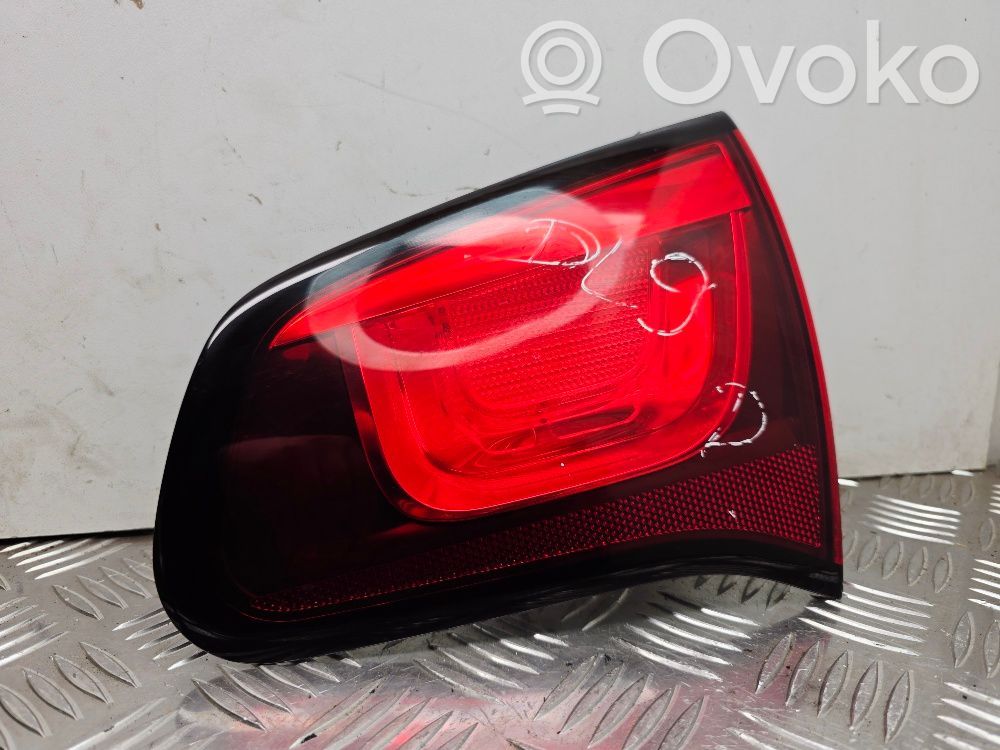 Citroen C3 Aizmugurējais lukturis pārsegā 