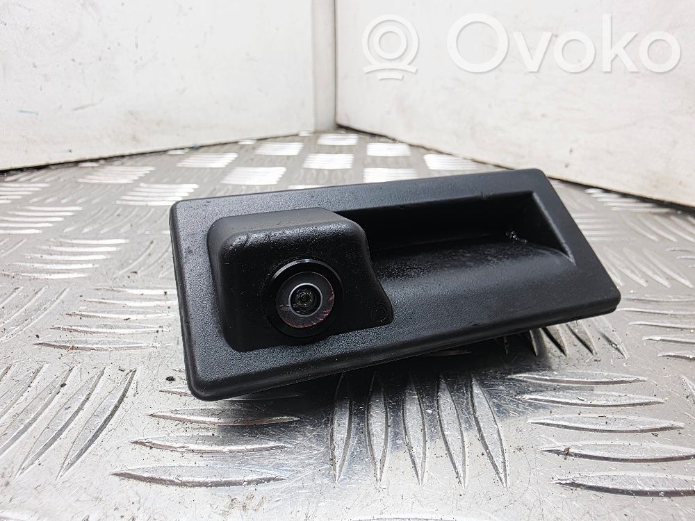 Volkswagen Atlas Tailgate handle with camera 