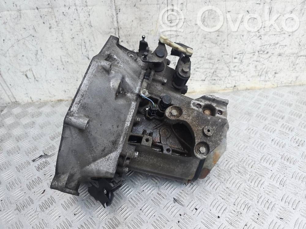 Peugeot 208 I Caja de cambios manual de 5 velocidades 