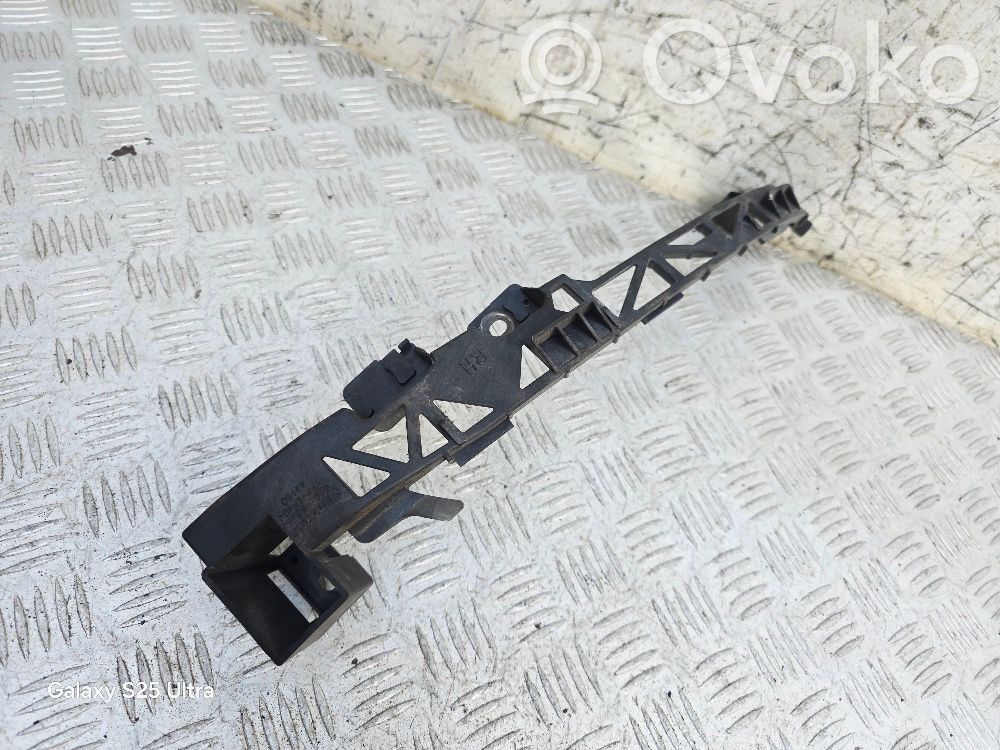 Headlight/headlamp mounting bracket   C29150151,2Y3H