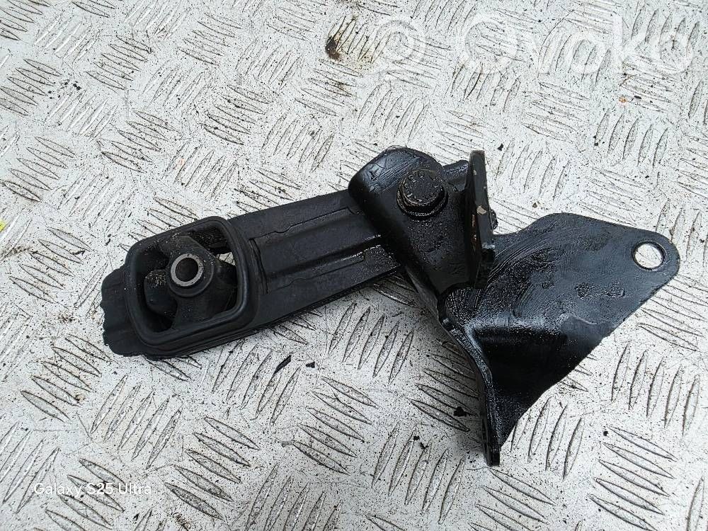 Citroen C3 Engine mount bracket 