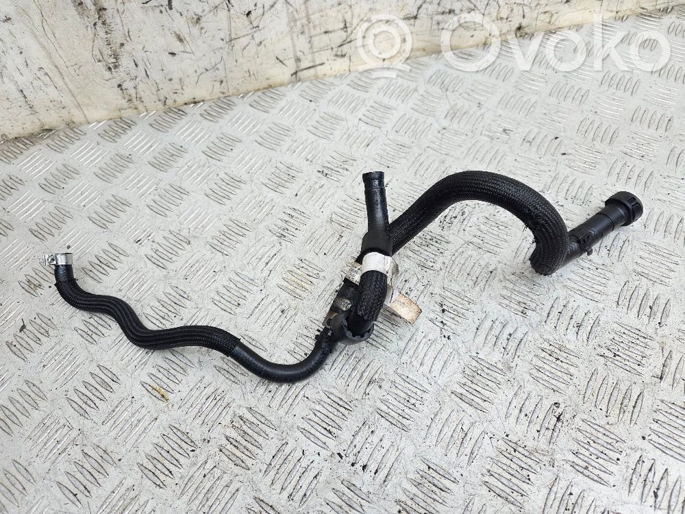 BMW 5 E60 E61 Degvielas caurulīte (-es) 