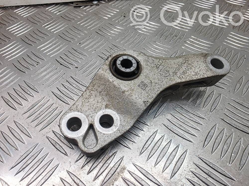 Opel Mokka B Engine mount bracket 