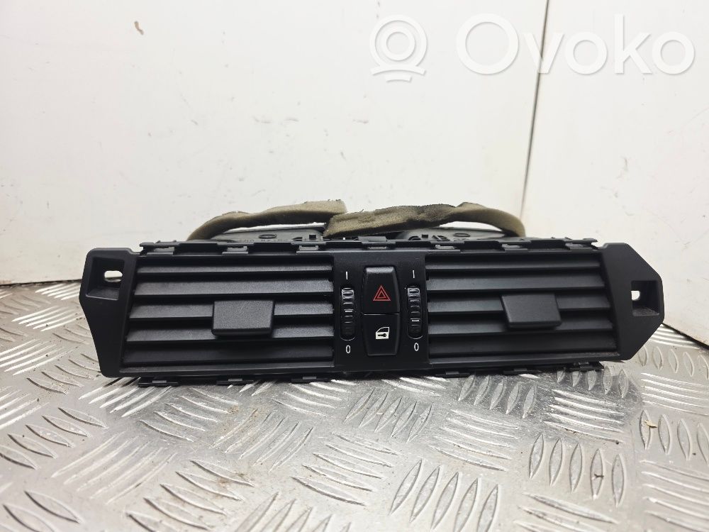 BMW 5 E60 E61 Centrinės oro grotelės 
