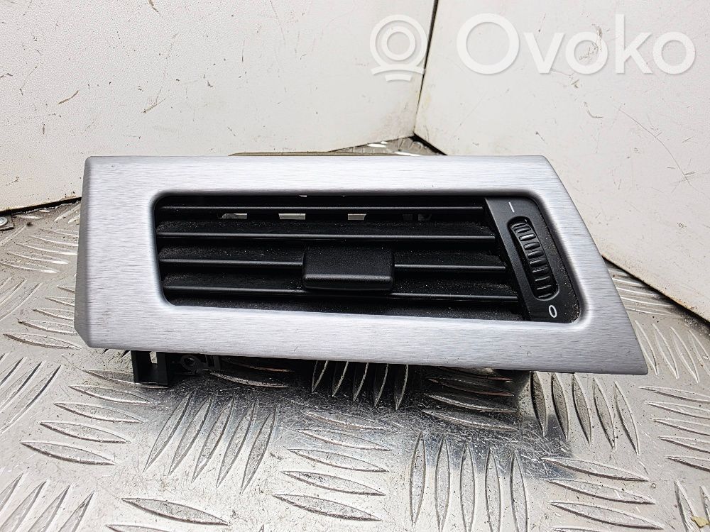 BMW 5 E60 E61 Šoninės oro grotelės 