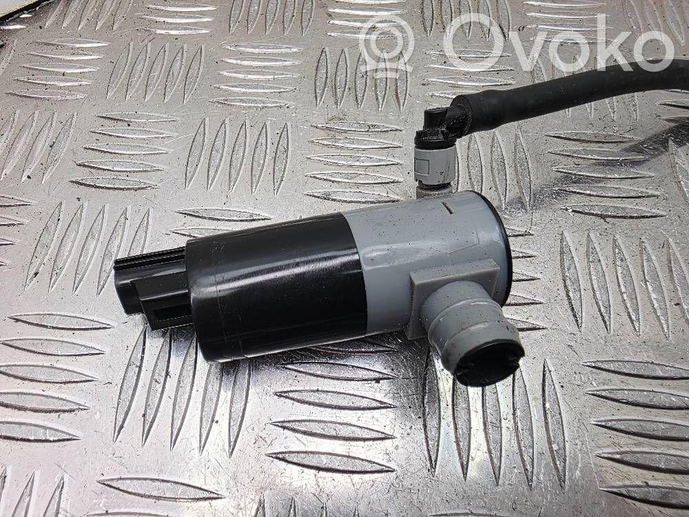 Windscreen/windshield washer pump   101987300