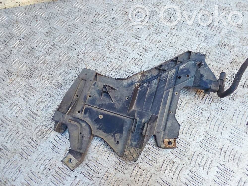 Audi A4 S4 B8 8K Uchwyt / Mocowanie lampy przedniej 