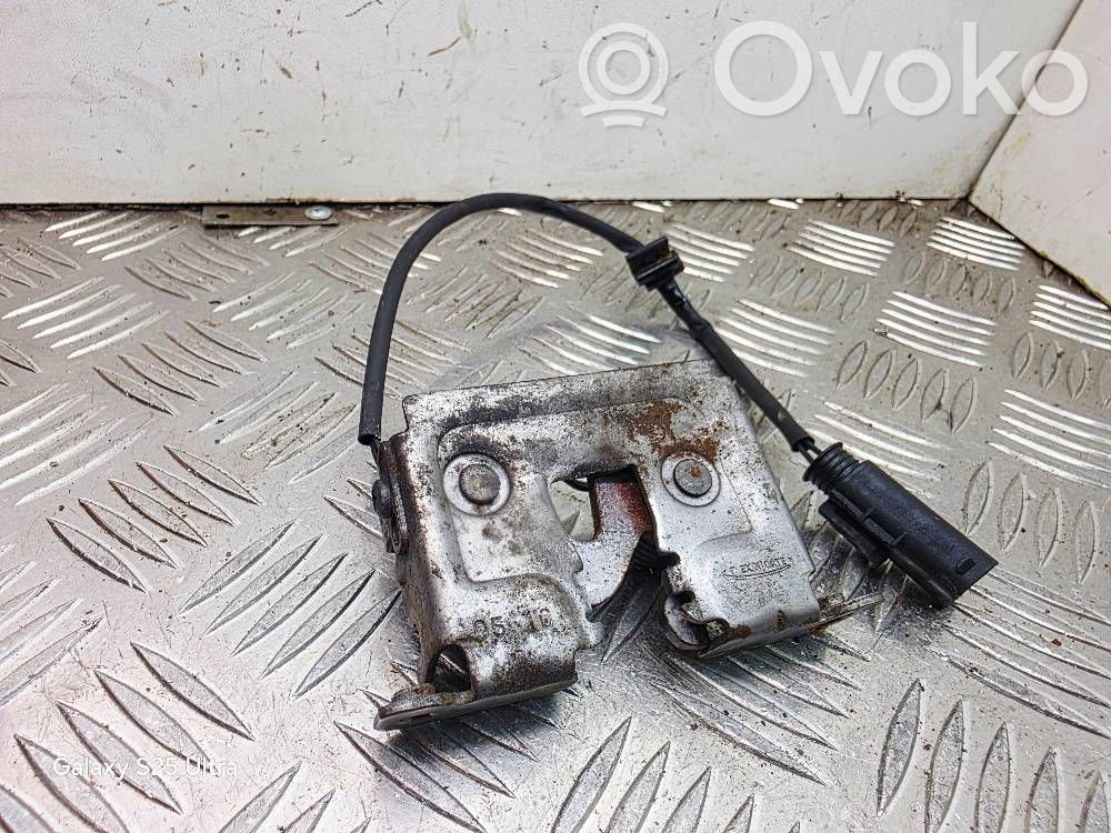 BMW X6 E71 Spyna variklio dangčio 