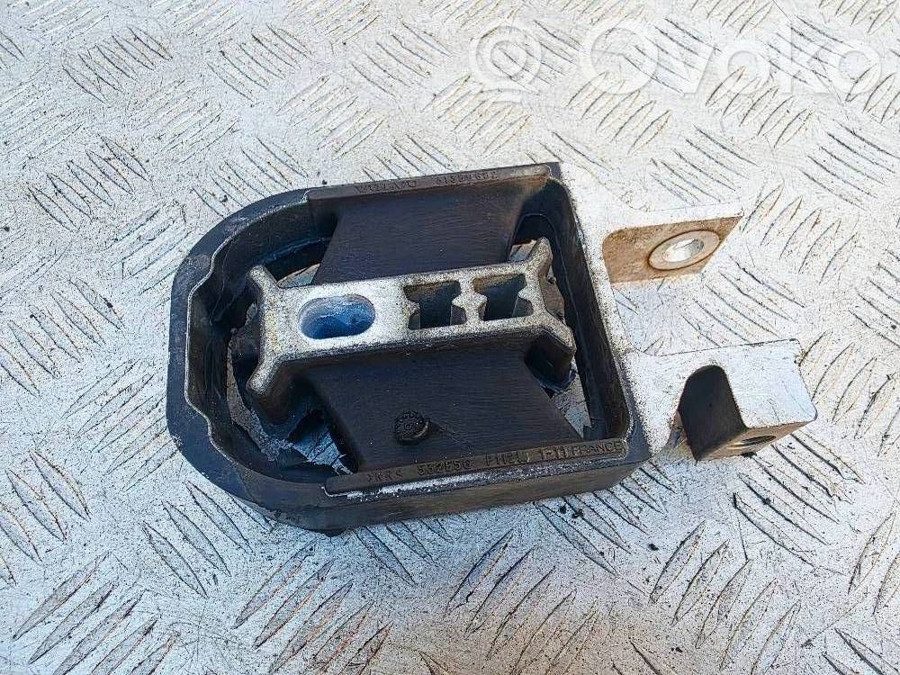 Volvo V40 Engine mount bracket 