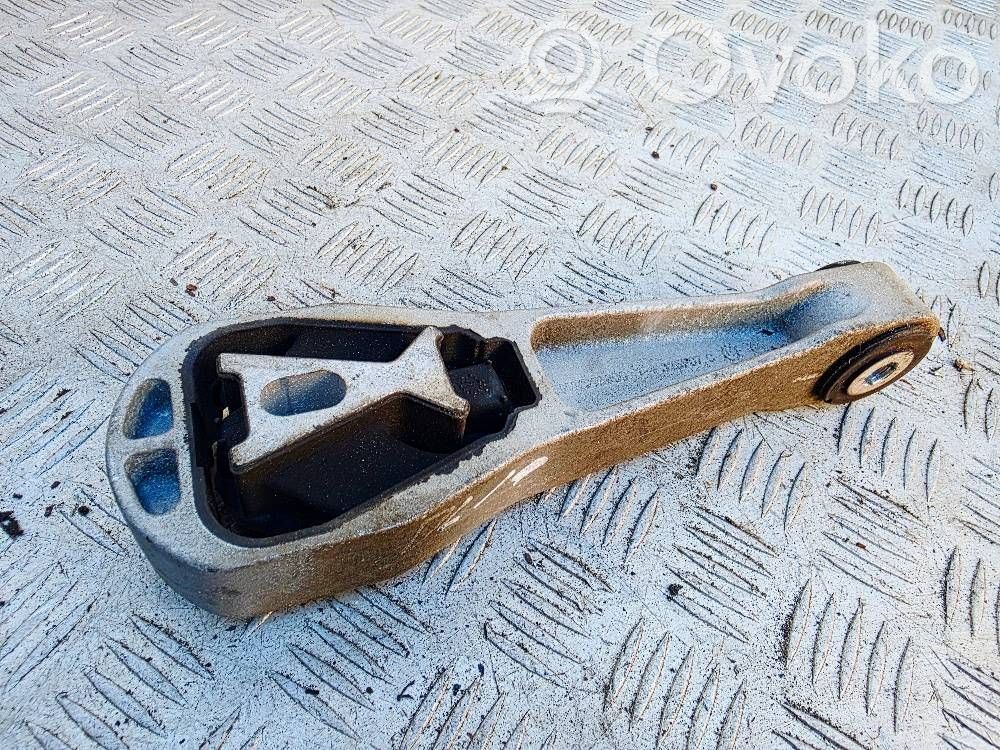 Volvo V40 Engine mount bracket 