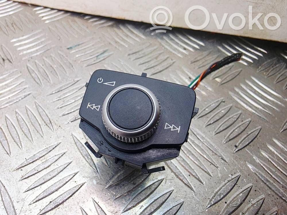 Audi A1 Sound control switch 