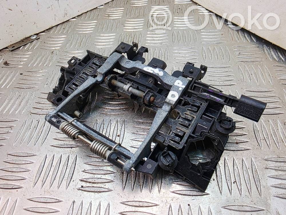 Audi A8 S8 D3 4E Etuoven ulkokahvan kehys 