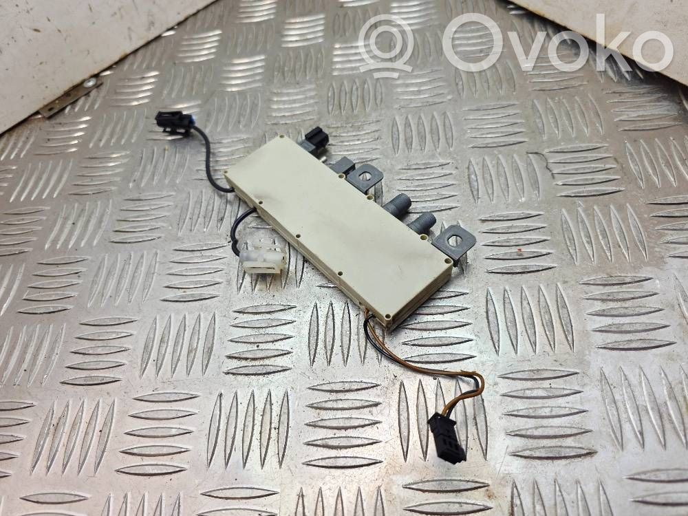 BMW 5 E39 Antenos stiprintuvas 