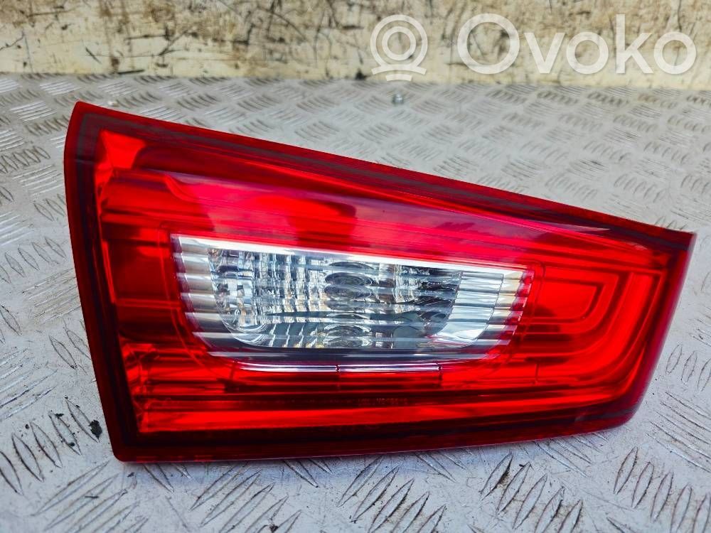 Mitsubishi ASX Aizmugurējais lukturis pārsegā 