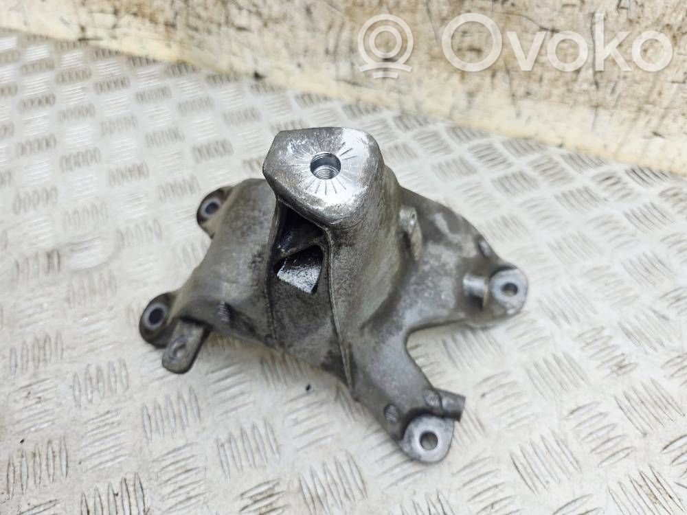 Audi A5 Sportback 8TA Engine mounting bracket 