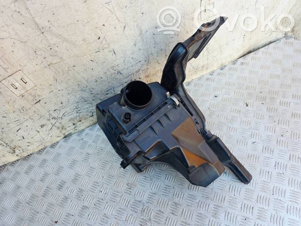 Mazda 6 Air filter box 