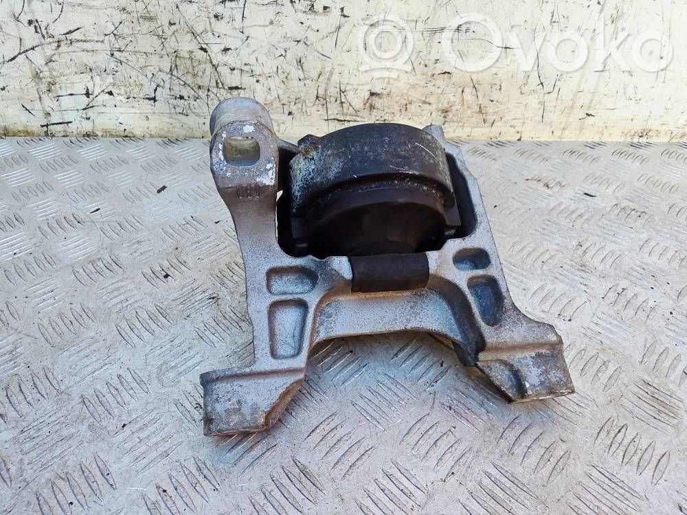 Mazda 6 Engine mount bracket 