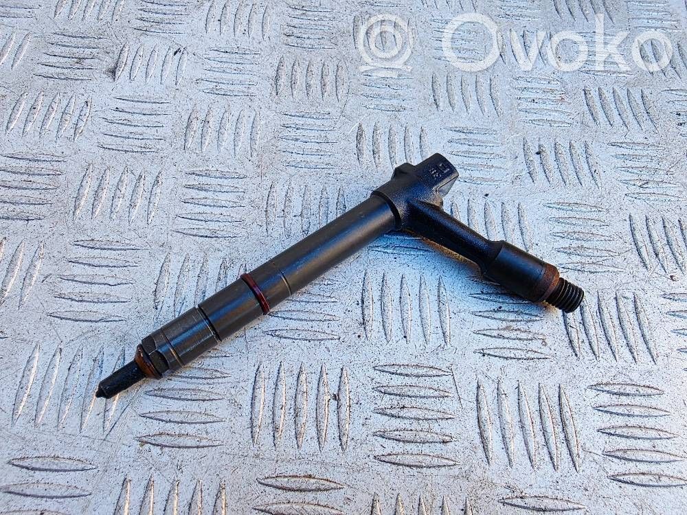 Inyector de combustible   TJBB01901D