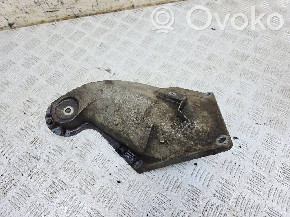 BMW X5 E53 Engine mounting bracket 