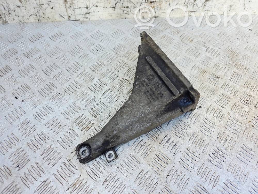 BMW 7 E38 Engine mounting bracket 