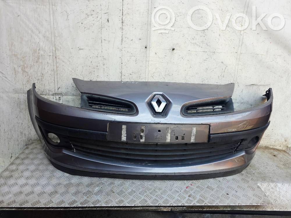 Renault Clio III Parachoques delantero 
