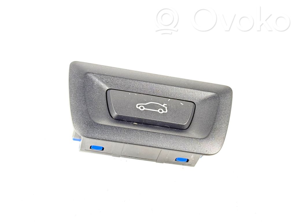 BMW i4 Tailgate/boot open switch button 