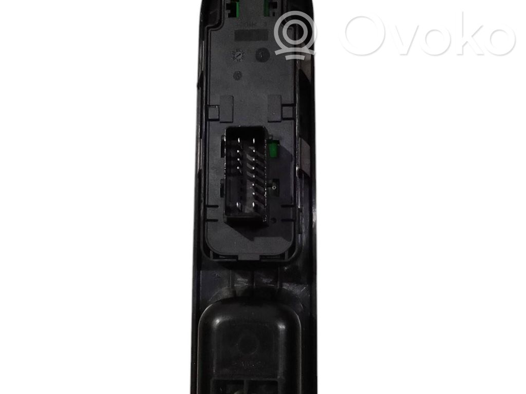 Peugeot 207 Electric window control switch 