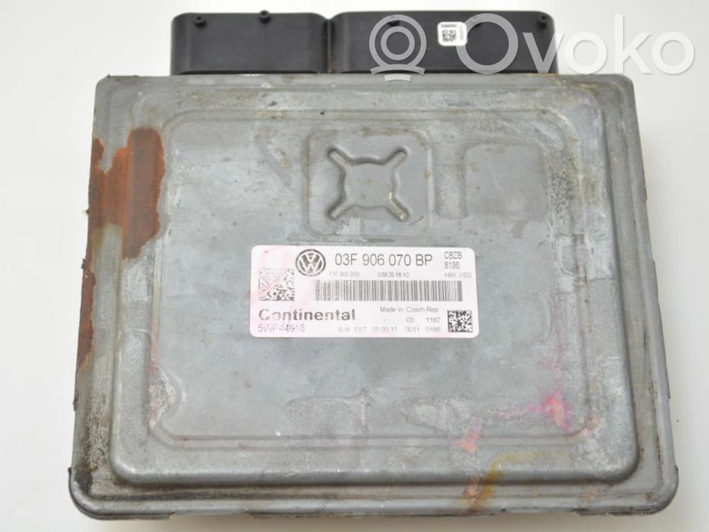 Volkswagen Golf V Engine control unit/module 