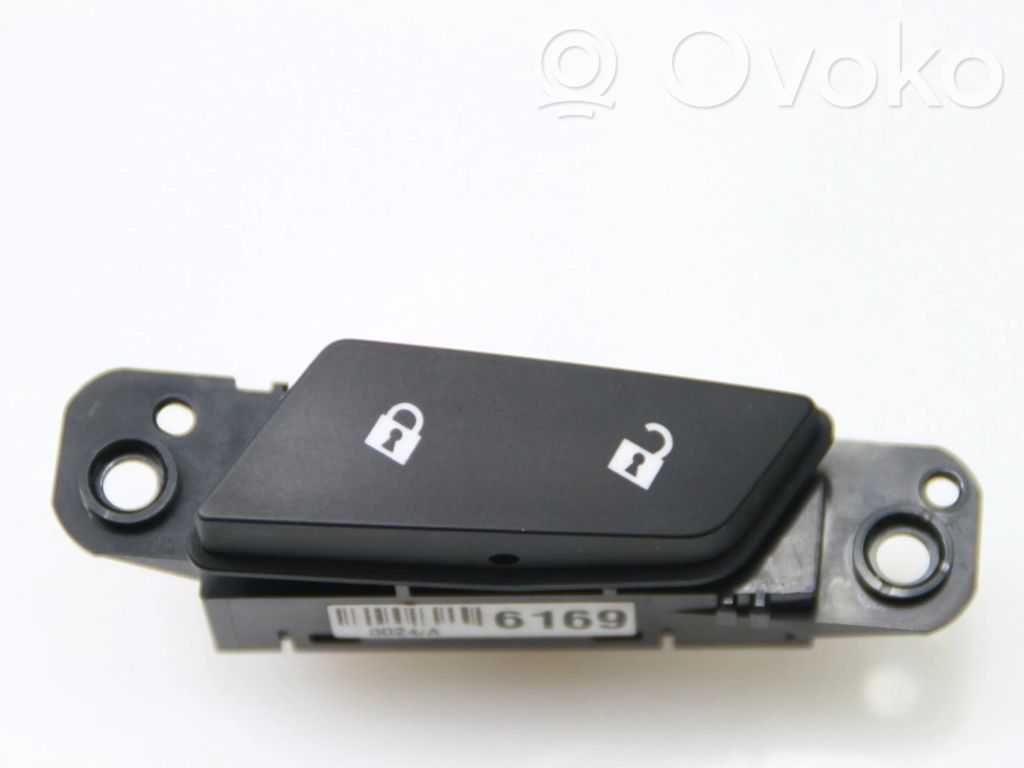 Chevrolet Orlando Central locking switch button 