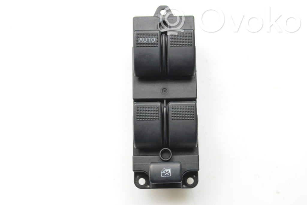 Electric window control switch   C8HD172
