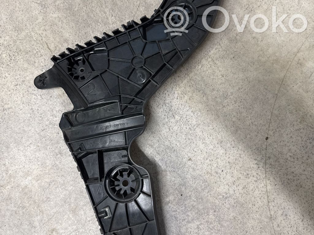 Audi e-tron Takapuskurin kannake 