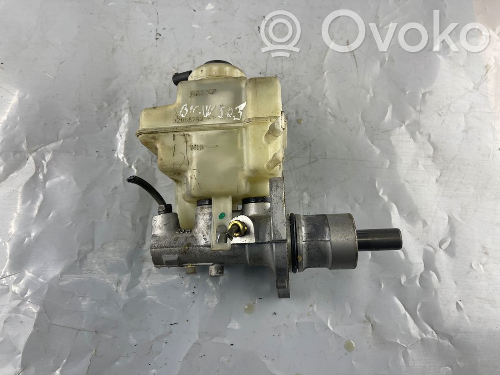 BMW 5 E39 Master brake cylinder 