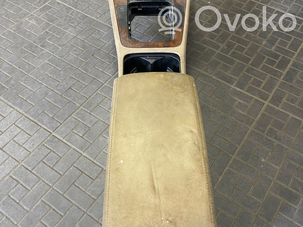 Volkswagen PASSAT B6 Consolă centrală 