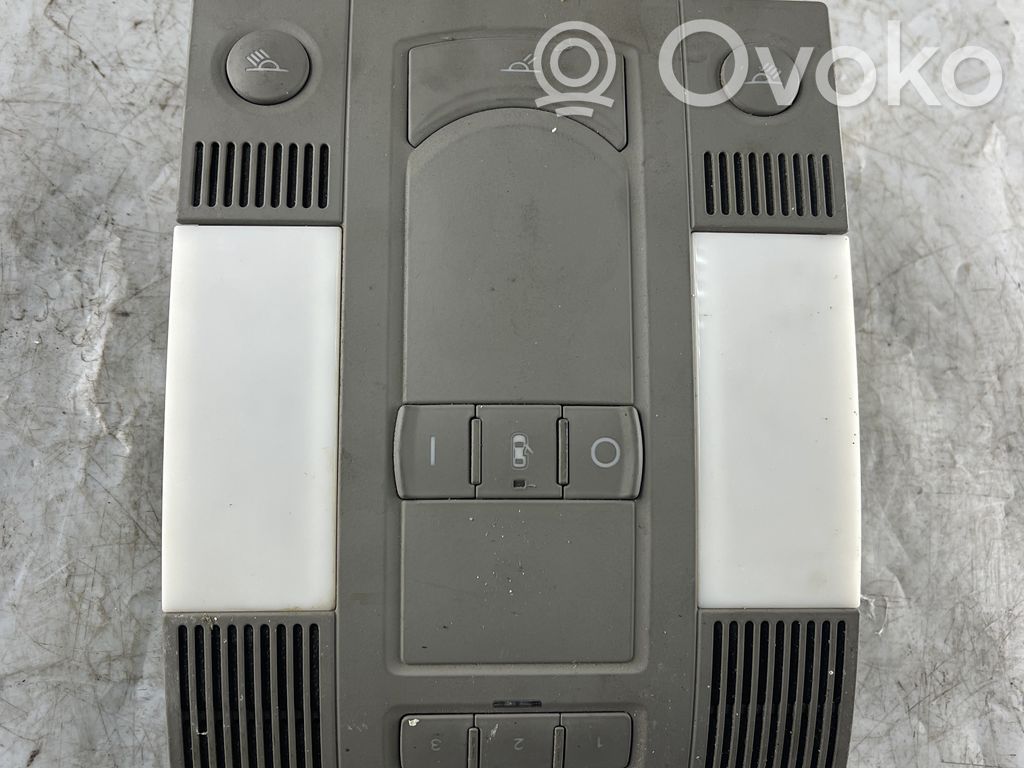 Audi A8 S8 D3 4E Front seat light 