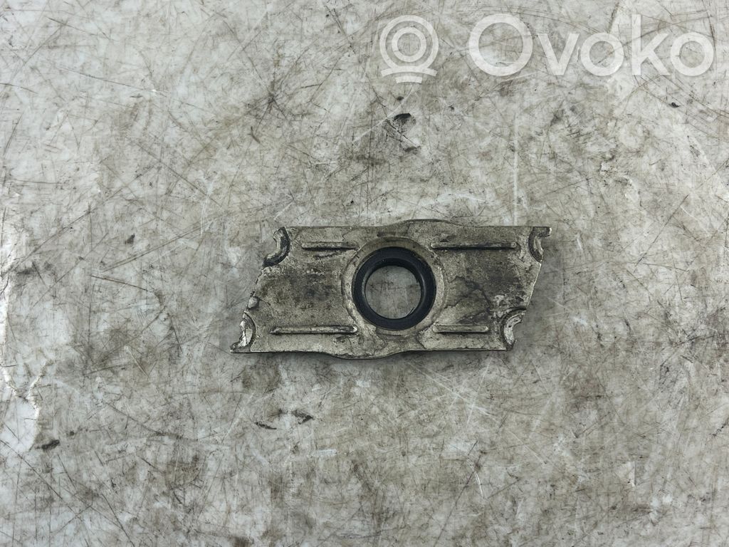 Audi A8 S8 D3 4E Polttoaineen suihkutuksen pidike 