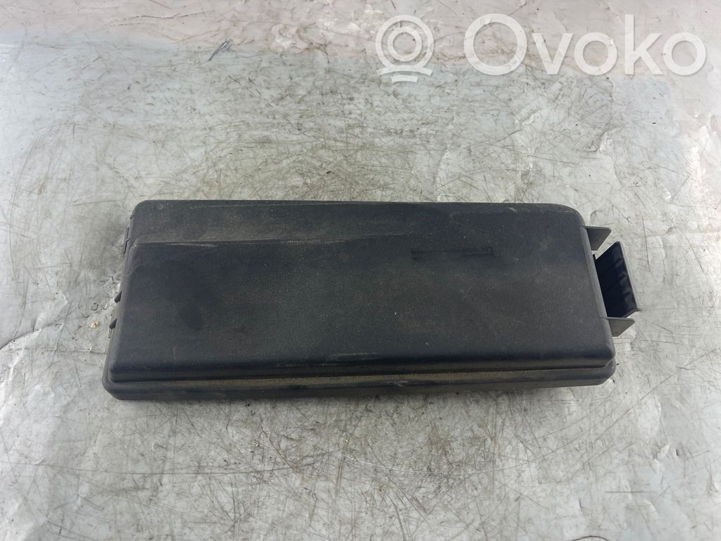 Opel Vectra C Pokrywa skrzynki bezpieczników 