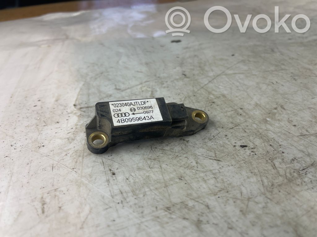 Audi A4 S4 B6 8E 8H Airbag deployment crash/impact sensor 