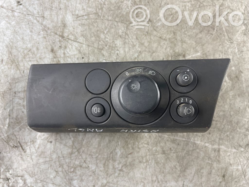 Opel Astra H Light switch 