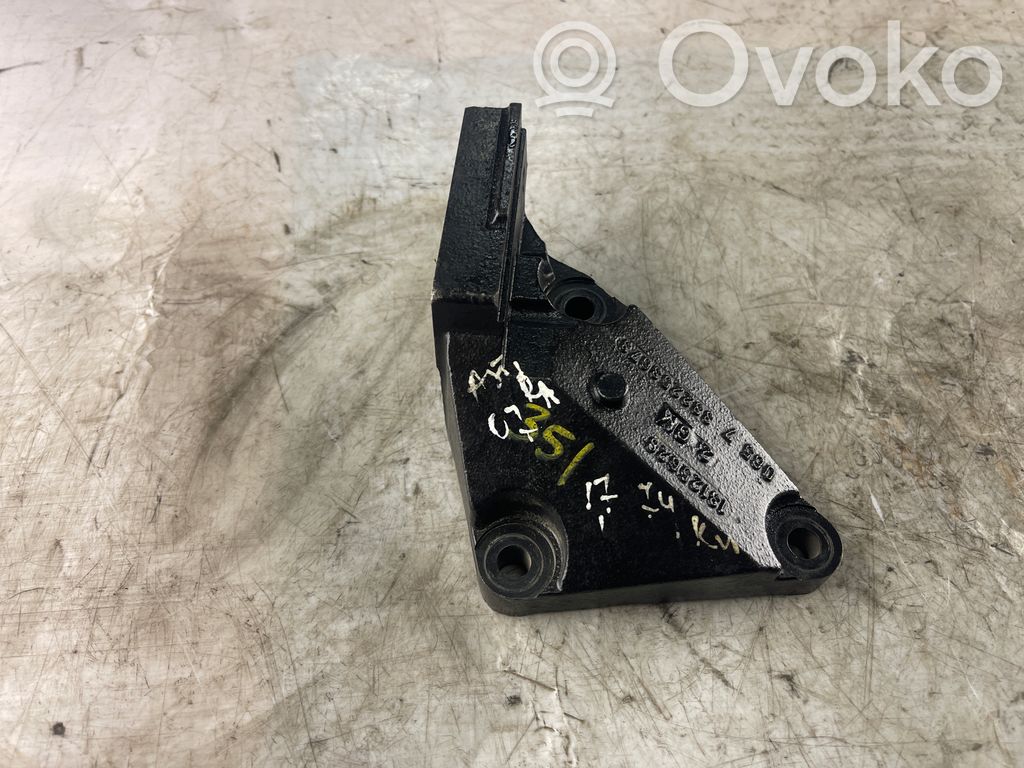 Opel Astra H Engine mounting bracket 