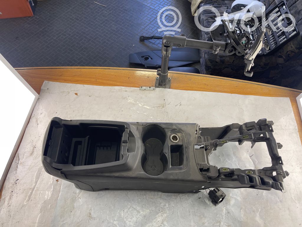 Ford Focus Centrālā konsole 