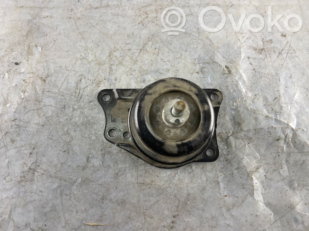 Volkswagen Polo Engine mount bracket 