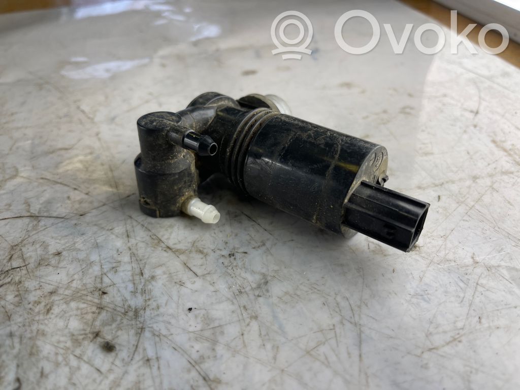 Ford Fiesta Windscreen/windshield washer pump 