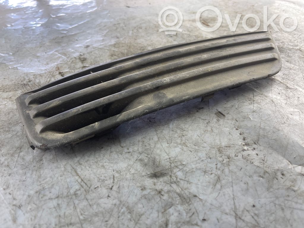 Ford Focus Front bumper lower grill 
